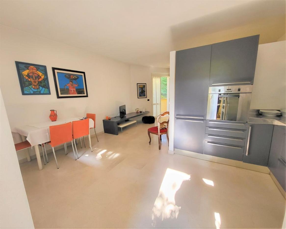 Il Viale Apartman Massa Szoba fotó